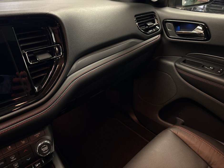 Dodge Durango GT PLUS 2026 ENSEMBLE BLACKTOP* SIÈGES AVANT ET ARRIÈRE CHAUF.* SIÈGES AVANT VENTILÉS* FREIN DE REMORQUE