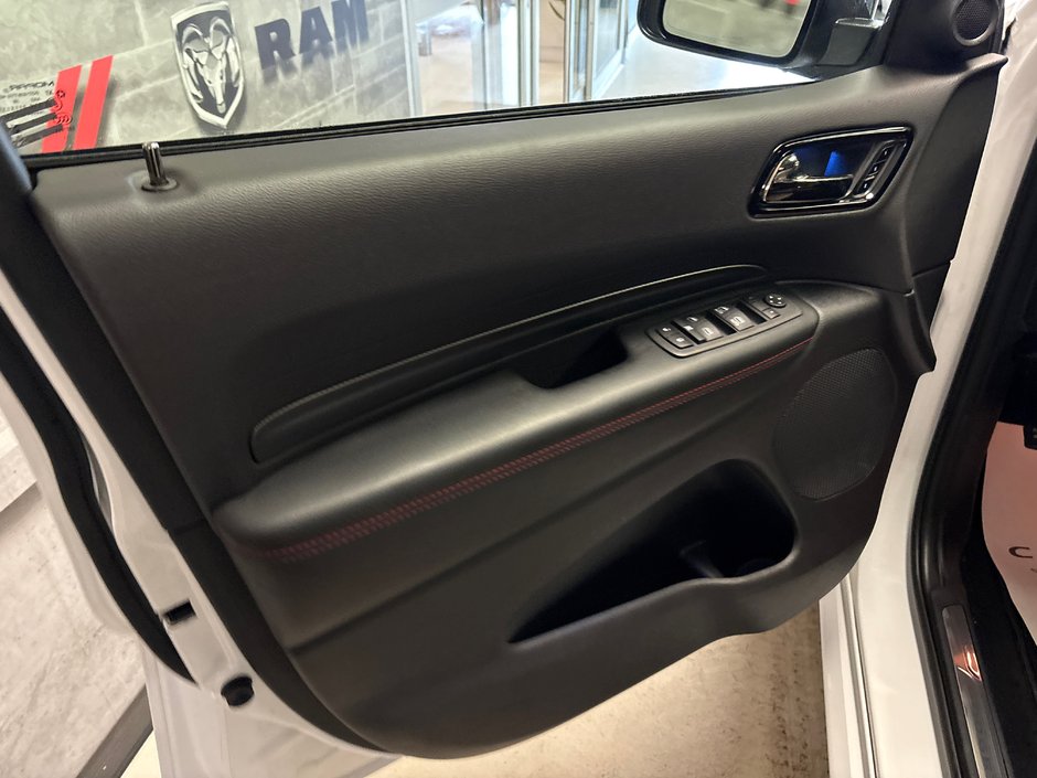 Dodge Durango GT PLUS 2026 ENSEMBLE BLACKTOP* SIÈGES AVANT ET ARRIÈRE CHAUF.* SIÈGES AVANT VENTILÉS* FREIN DE REMORQUE