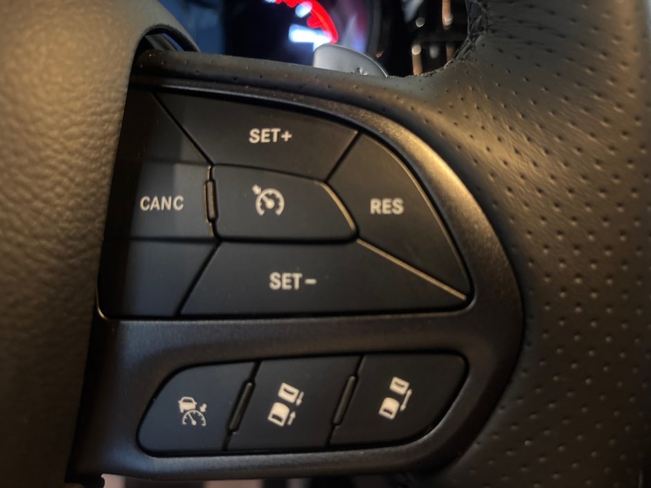 Dodge Durango GT PLUS 2026 3.6L PENTASTAR* SIÈGES AVANT ET 2E RANGÉE CHAUF.* DÉMARREUR* VOLANT CHAUF.* BLACKTOP 2.0* 6 PLACES*
