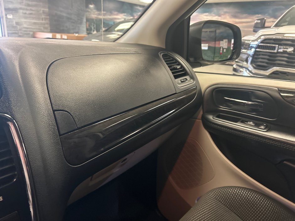 2020 Dodge Grand Caravan SE SE