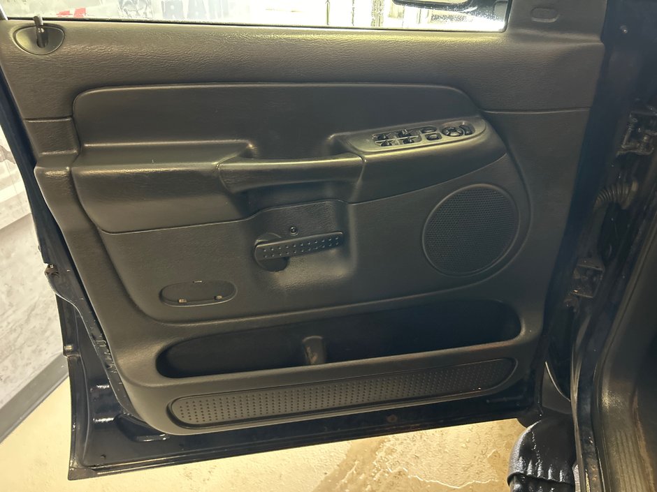 2004 Dodge RAM 1500 ST/SLT SLT