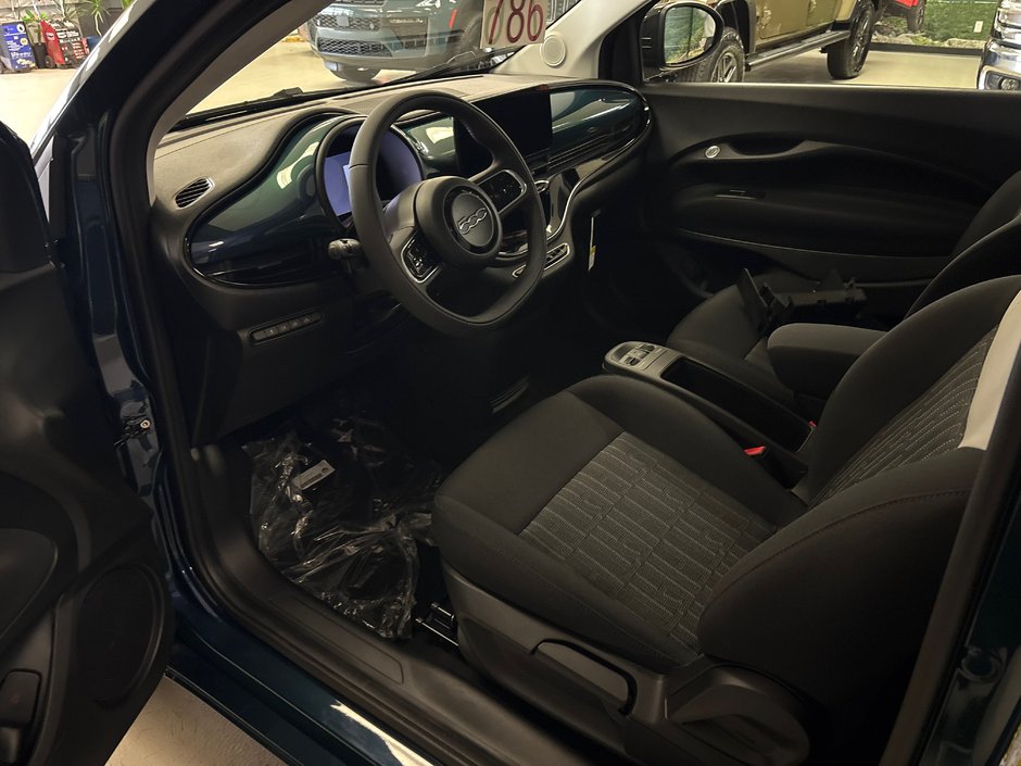 Fiat 500e POP 2026 SIÈGES CHAUF.* RÉGULATEUR DE VITESSE* SELECTEUR E-MODE* CARPLAY/ANDROID AUTO* 230 KM D'AUTONOMIE