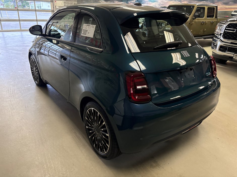 Fiat 500e POP 2026 SIÈGES CHAUF.* RÉGULATEUR DE VITESSE* SELECTEUR E-MODE* CARPLAY/ANDROID AUTO* 230 KM D'AUTONOMIE