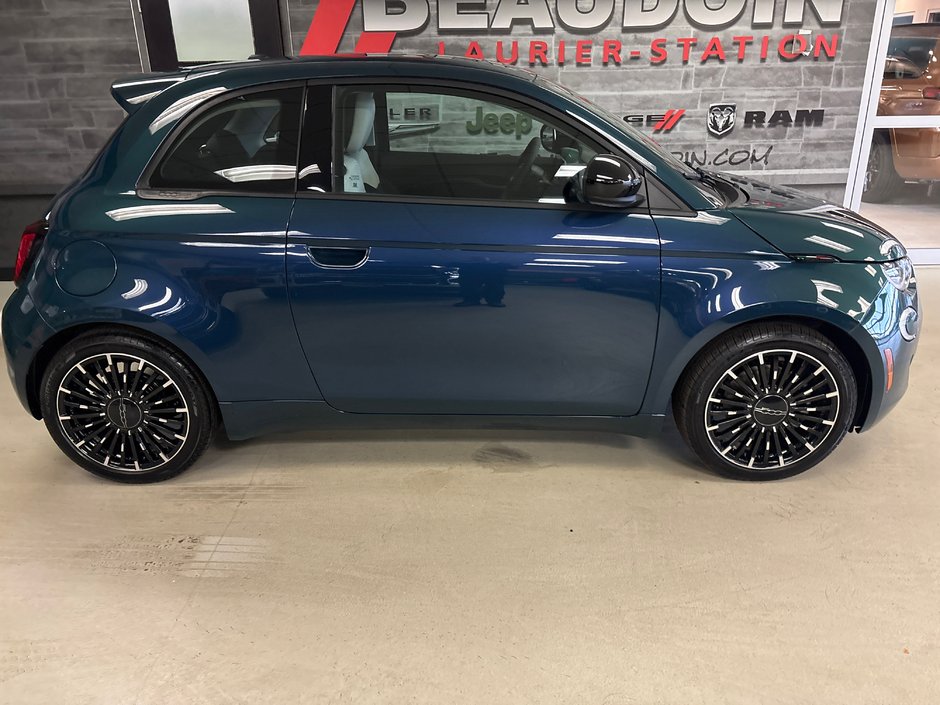 Fiat 500e POP 2026 SIÈGES CHAUF.* RÉGULATEUR DE VITESSE* SELECTEUR E-MODE* CARPLAY/ANDROID AUTO* 230 KM D'AUTONOMIE
