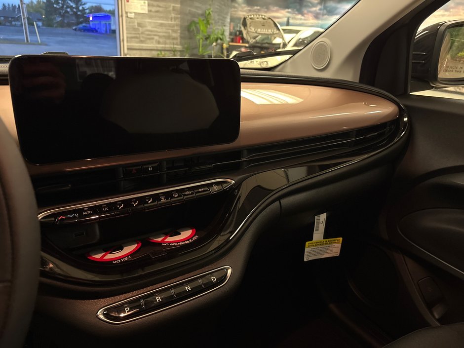 Fiat 500e POP 2026 SIÈGES CHAUF.* RÉGULATEUR DE VITESSE* SELECTEUR E-MODE* CARPLAY/ANDROID AUTO* 230 KM D'AUTONOMIE