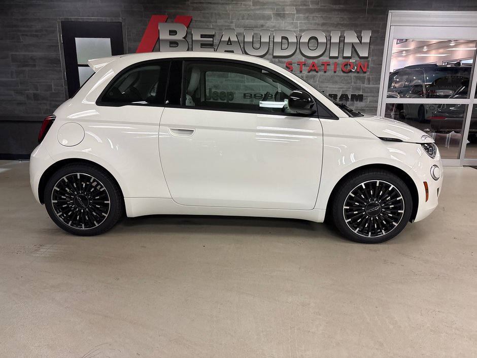 Fiat 500e POP 2026 SIÈGES CHAUF.* RÉGULATEUR DE VITESSE* SELECTEUR E-MODE* CARPLAY/ANDROID AUTO* 230 KM D'AUTONOMIE