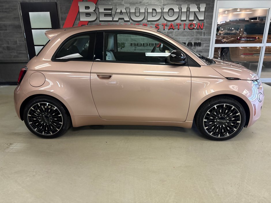 Fiat 500e POP 2026 SIÈGES CHAUF.* RÉGULATEUR DE VITESSE* SELECTEUR E-MODE* CARPLAY/ANDROID AUTO* 230 KM D'AUTONOMIE