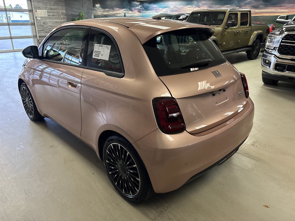 Fiat 500e POP 2026 SIÈGES CHAUF.* RÉGULATEUR DE VITESSE* SELECTEUR E-MODE* CARPLAY/ANDROID AUTO* 230 KM D'AUTONOMIE
