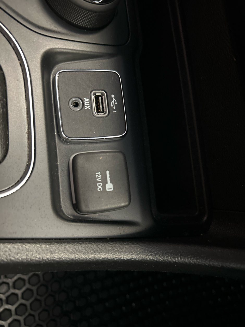 2019 Jeep CHEROKEE LATITUDE North