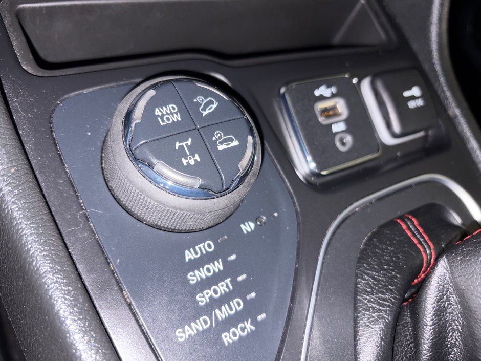 2023 Jeep Cherokee Trailhawk