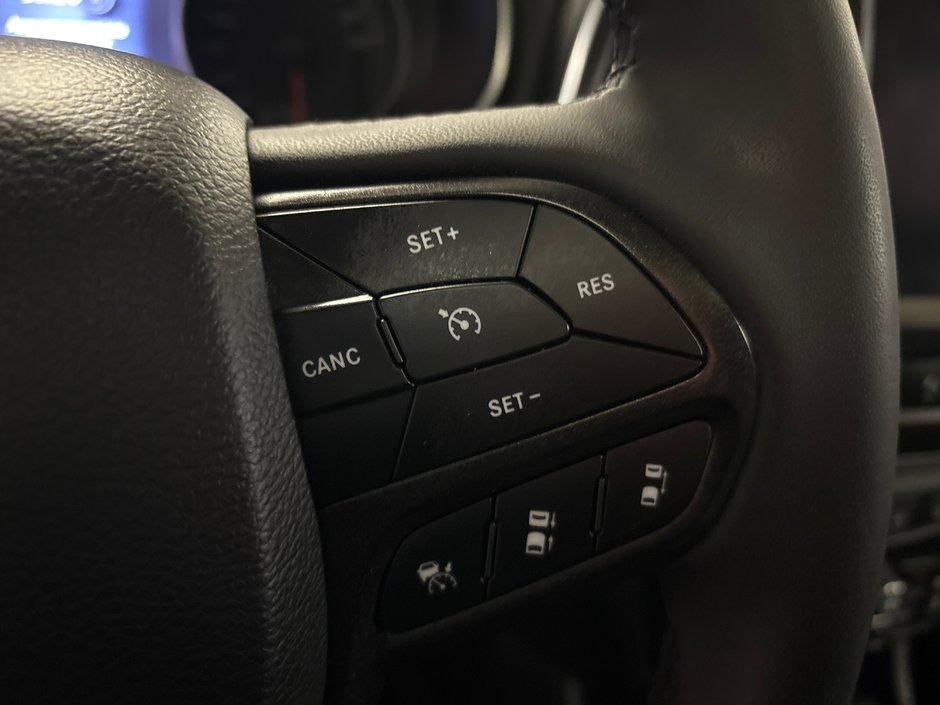 2023 Jeep Cherokee Trailhawk