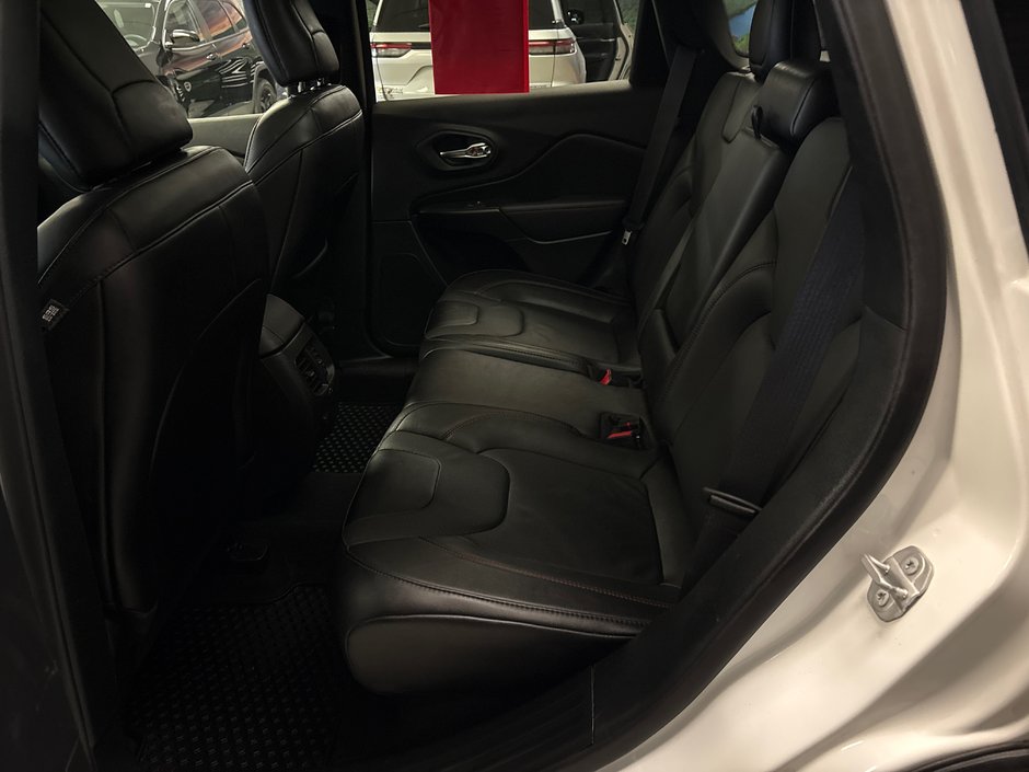2023 Jeep Cherokee Trailhawk