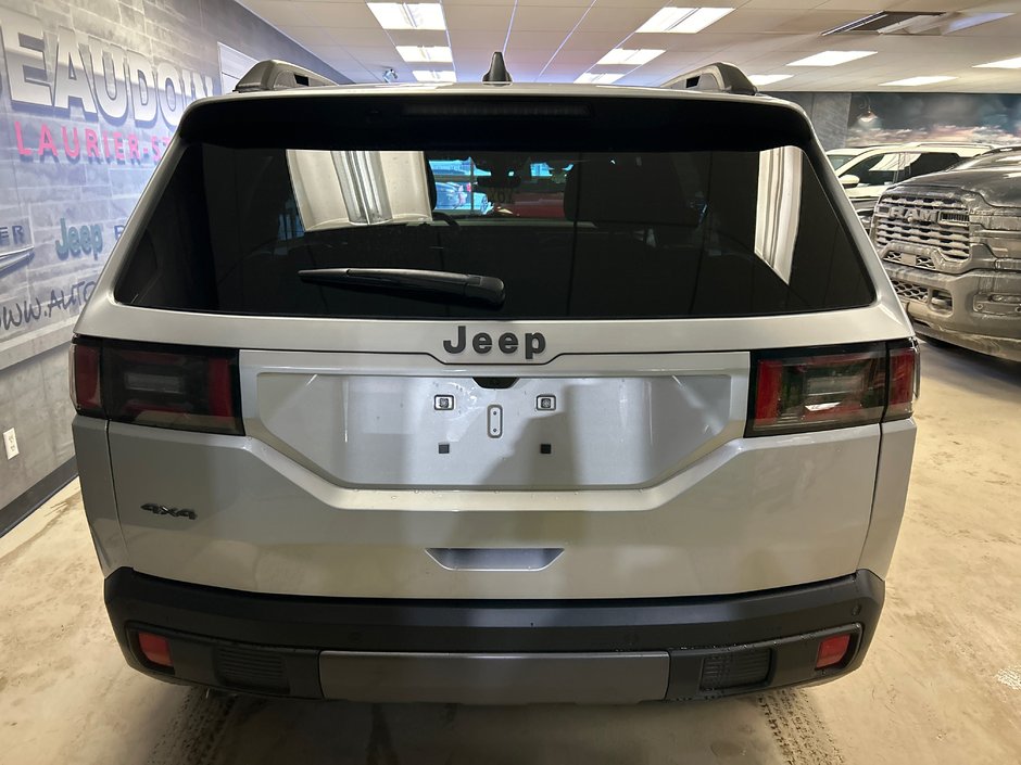 Jeep Cherokee BASE 2026