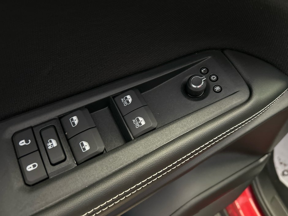 Jeep Cherokee LAREDO 2026