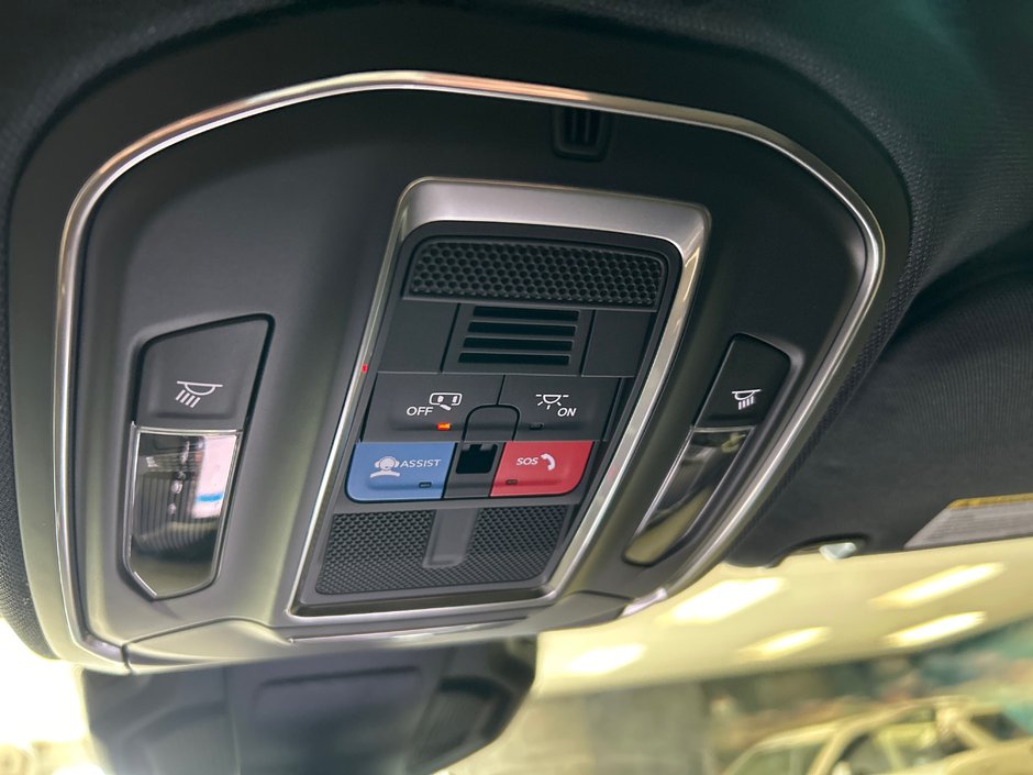 Jeep Cherokee LAREDO 2026