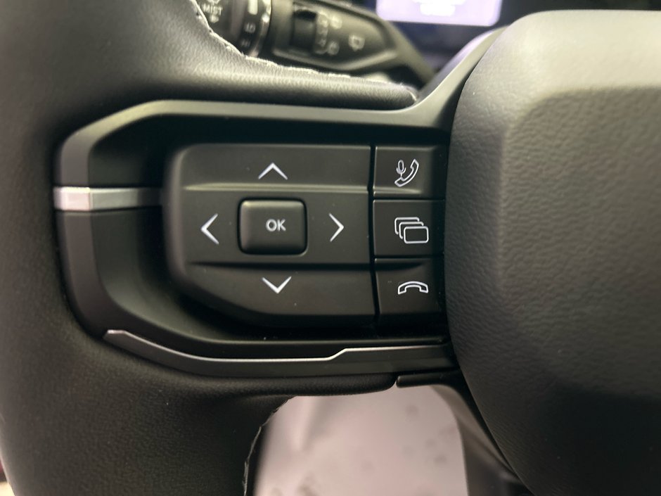 Jeep Cherokee LAREDO 2026