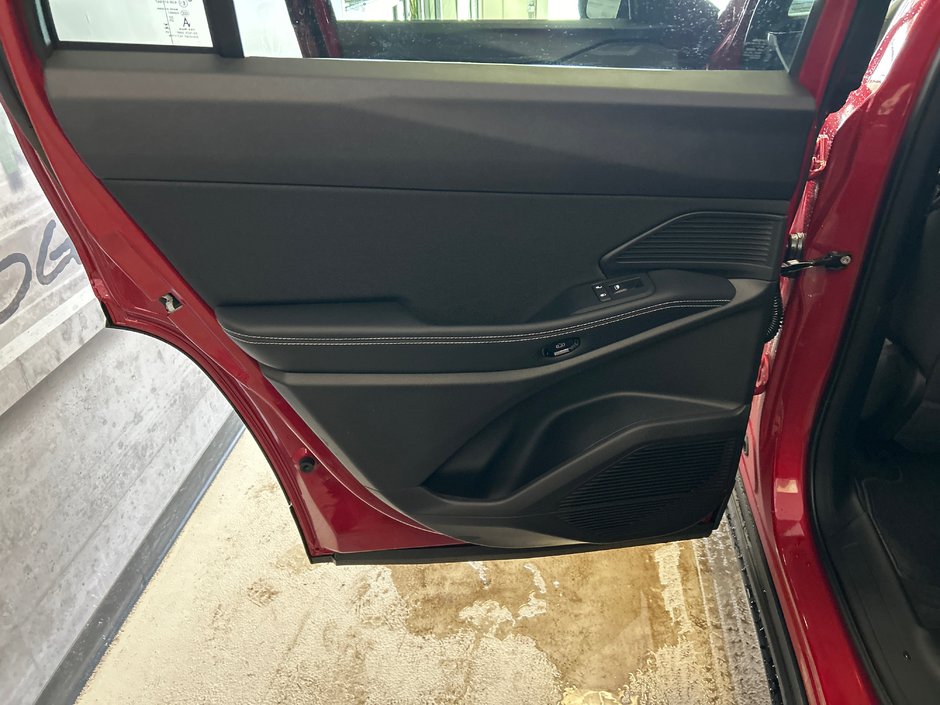 Jeep Cherokee LAREDO 2026