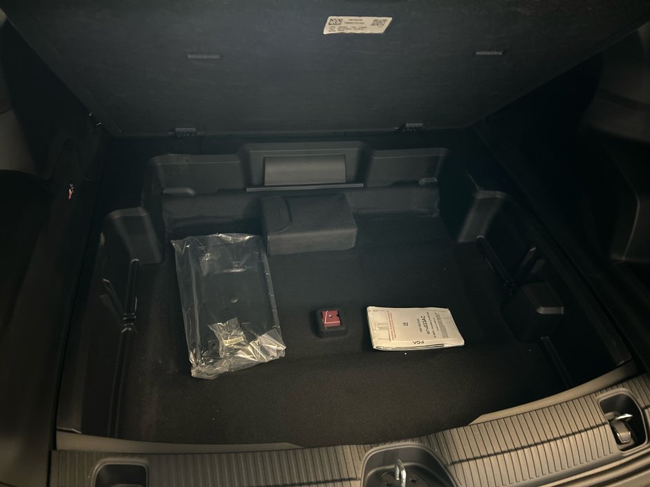 Jeep Cherokee LAREDO 2026