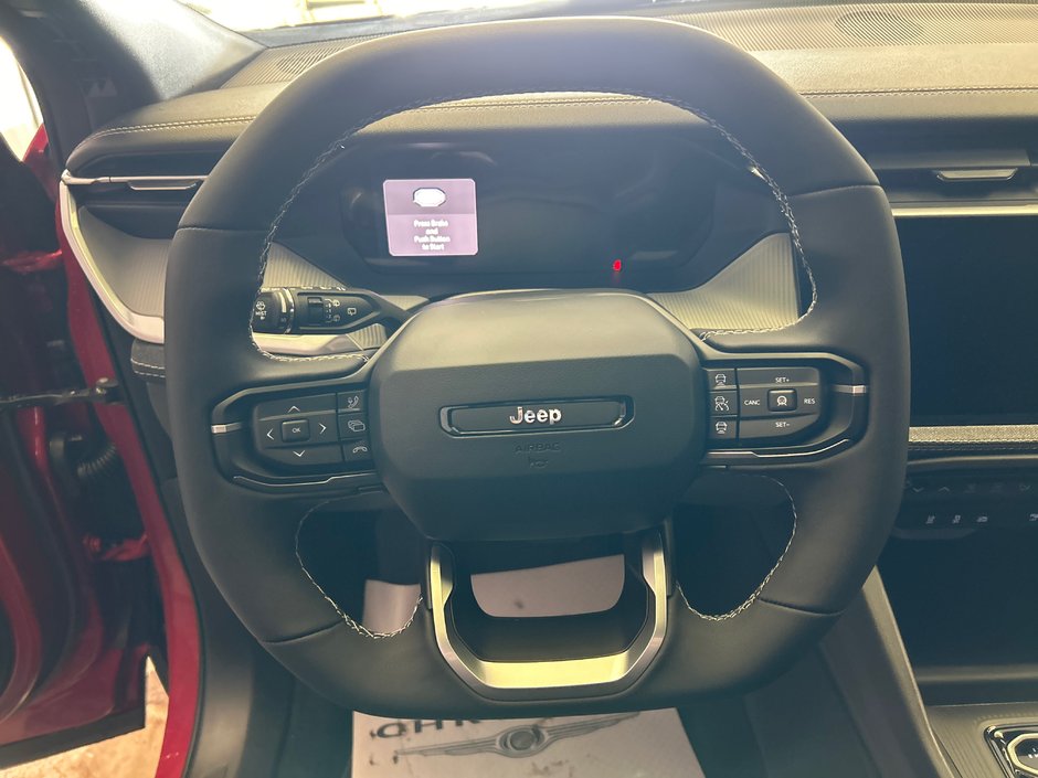 Jeep Cherokee LAREDO 2026