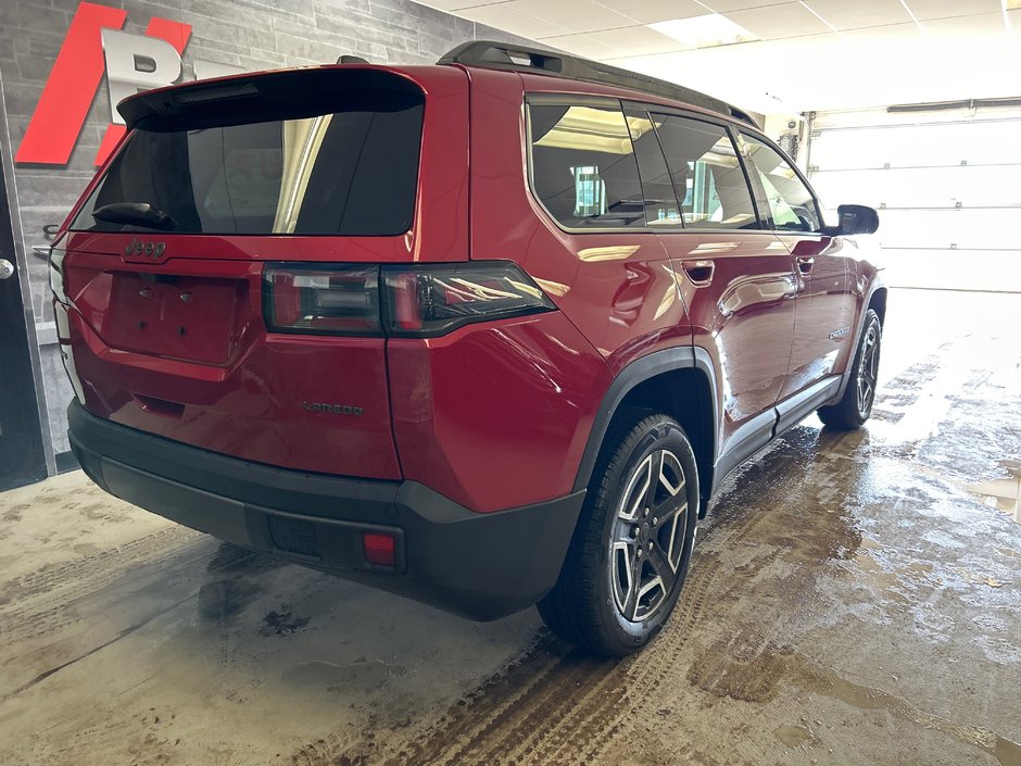 Jeep Cherokee LAREDO 2026