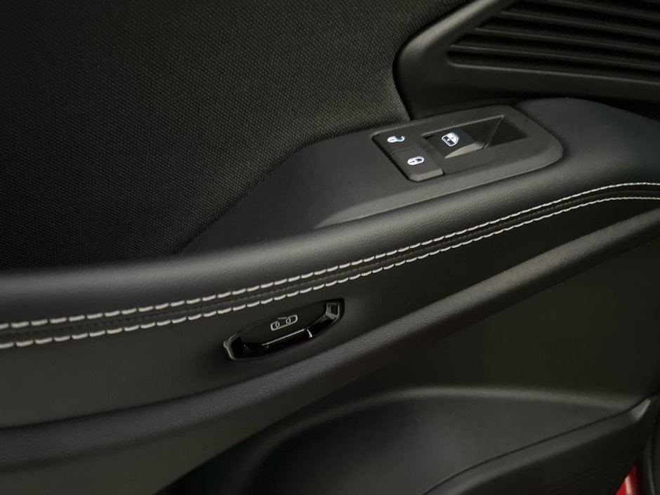 Jeep Cherokee LAREDO 2026