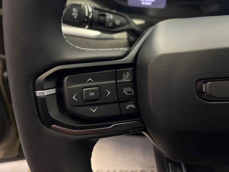 Jeep Cherokee LAREDO 2026