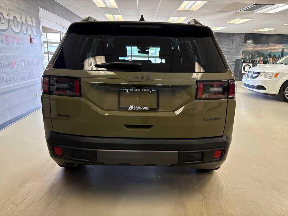 Jeep Cherokee LAREDO 2026