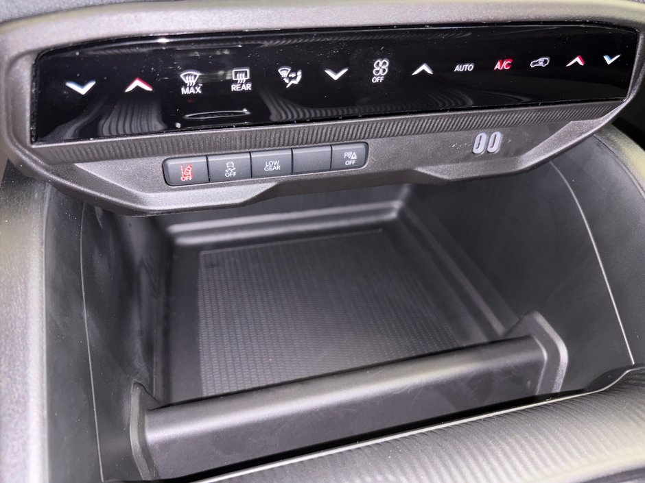 Jeep Cherokee LAREDO 2026