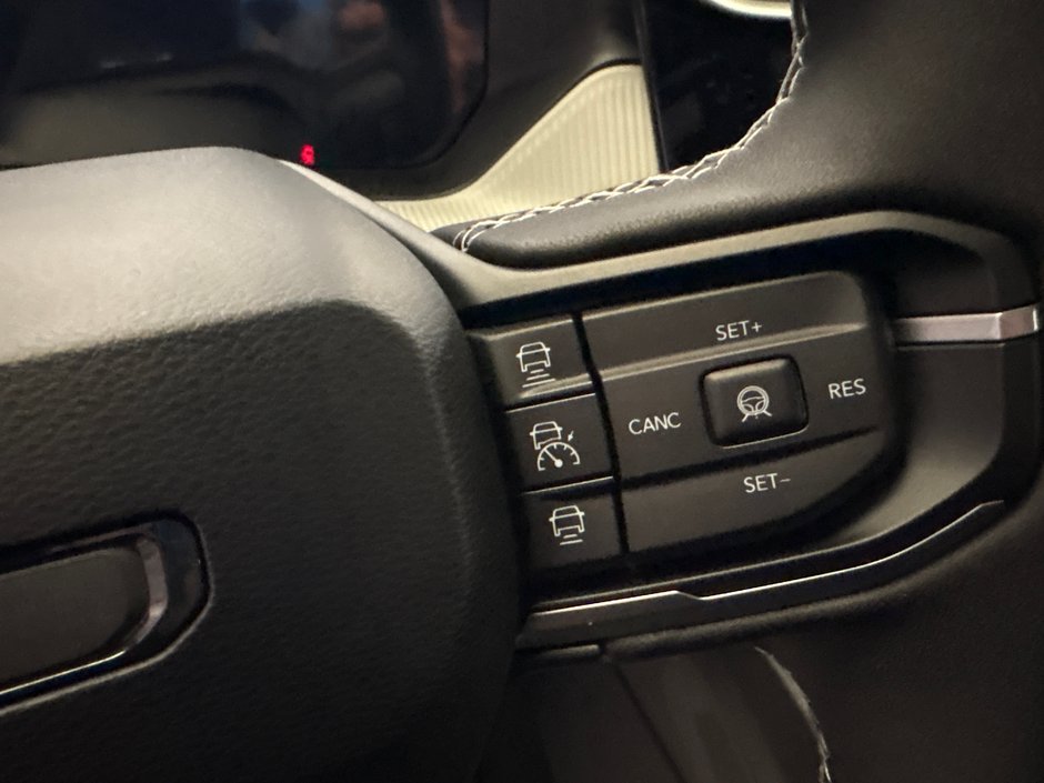 Jeep Cherokee LAREDO 2026