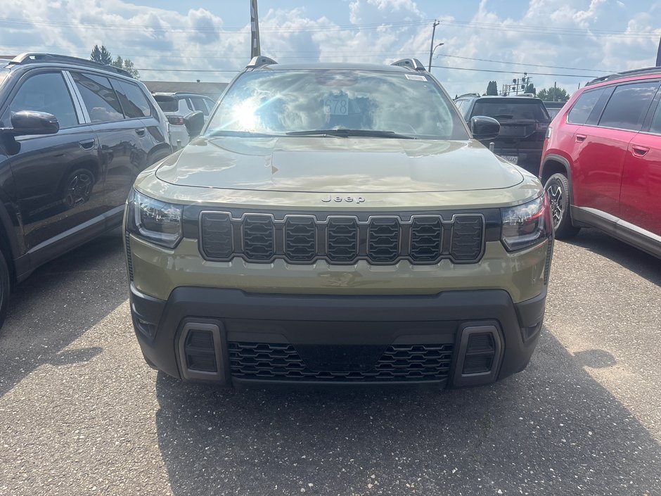 2026 Jeep Cherokee LAREDO