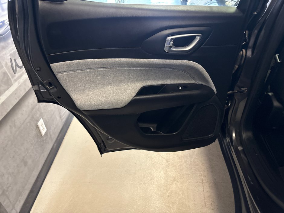 2023 Jeep Compass Sport
