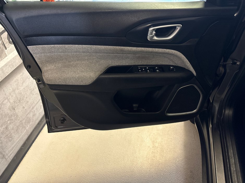 2023 Jeep Compass Sport