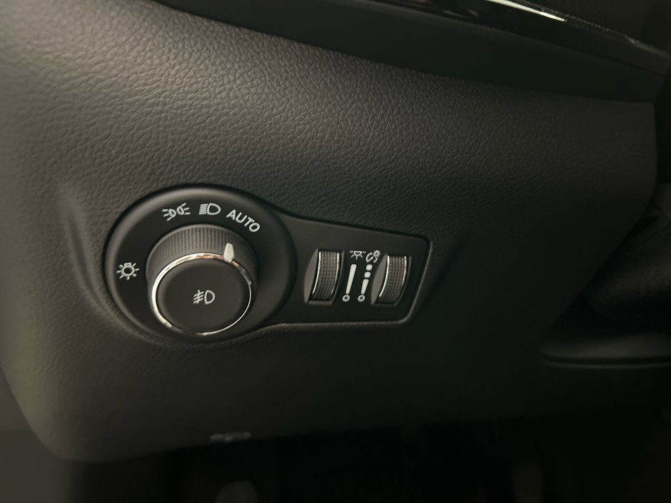 2025 Jeep COMPASS ALTITUDE