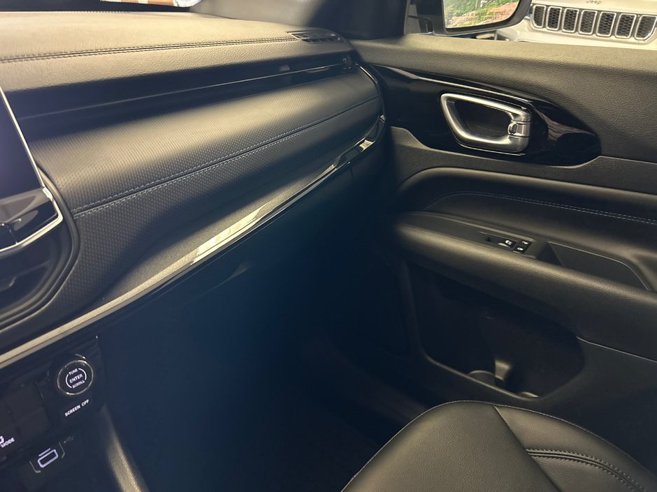 2025 Jeep Compass ALTITUDE