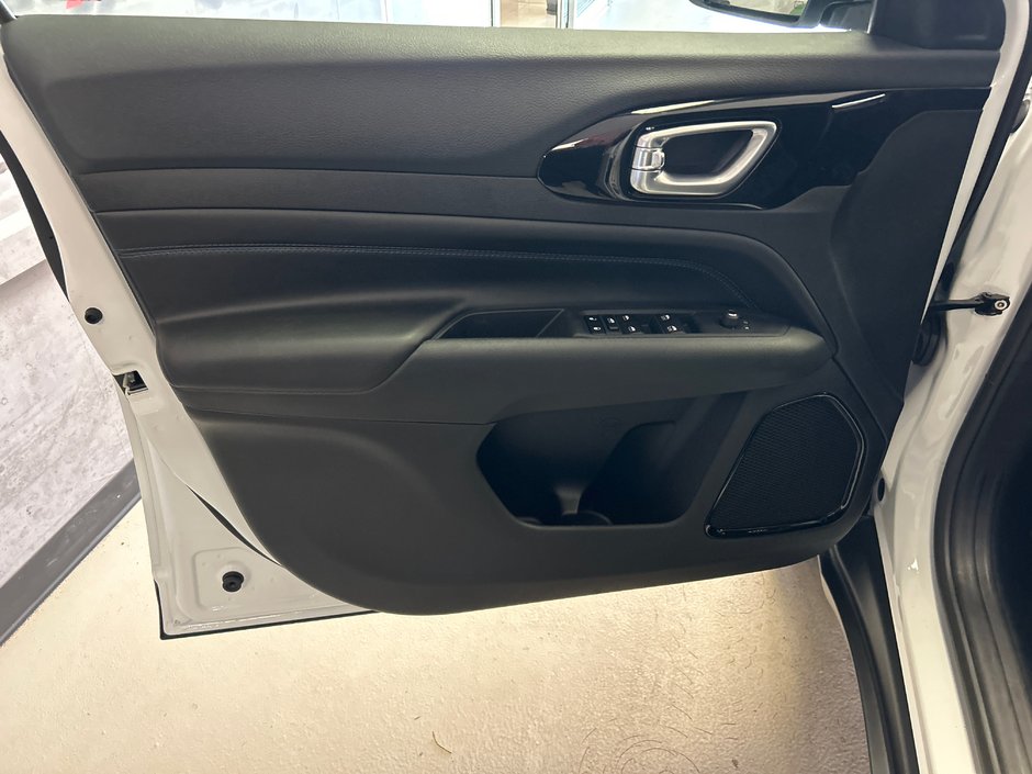 2025 Jeep Compass ALTITUDE