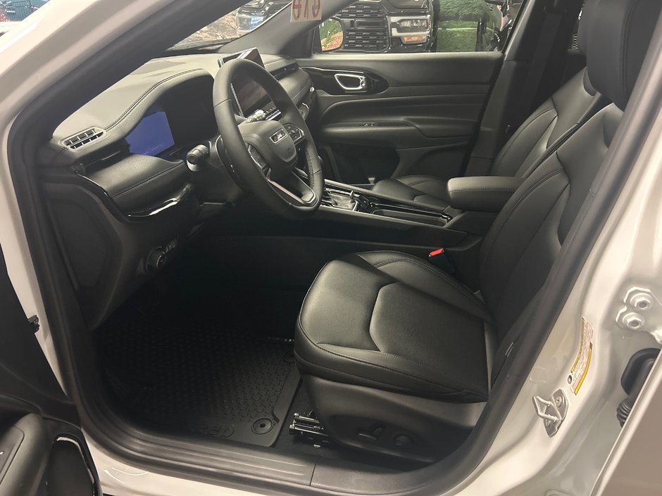 2025 Jeep COMPASS ALTITUDE