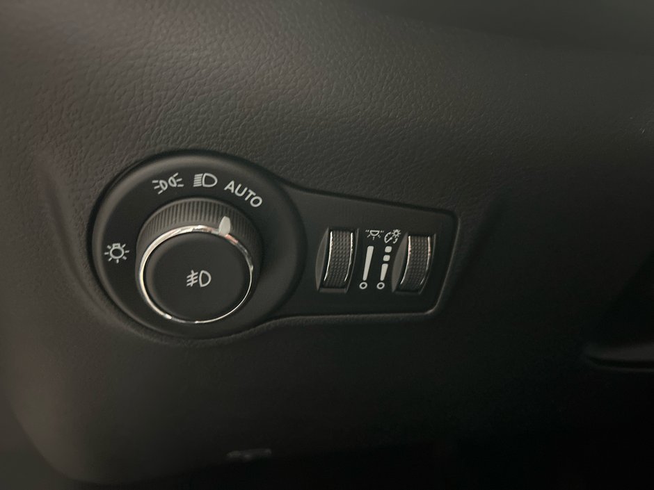 2025 Jeep COMPASS ALTITUDE
