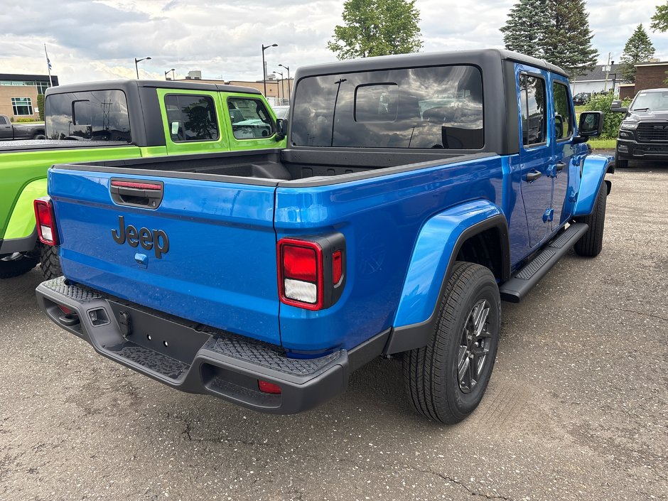 2026 Jeep Gladiator SPORT S