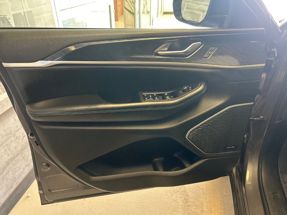 2024 Jeep Grand Cherokee 4xe Trailhawk