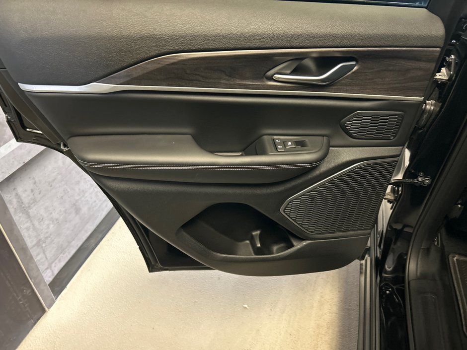 2025 Jeep Grand Cherokee 4xe ALTITUDE