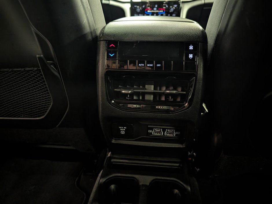 2022 Jeep GRAND CHEROKEE L LAREDO Altitude