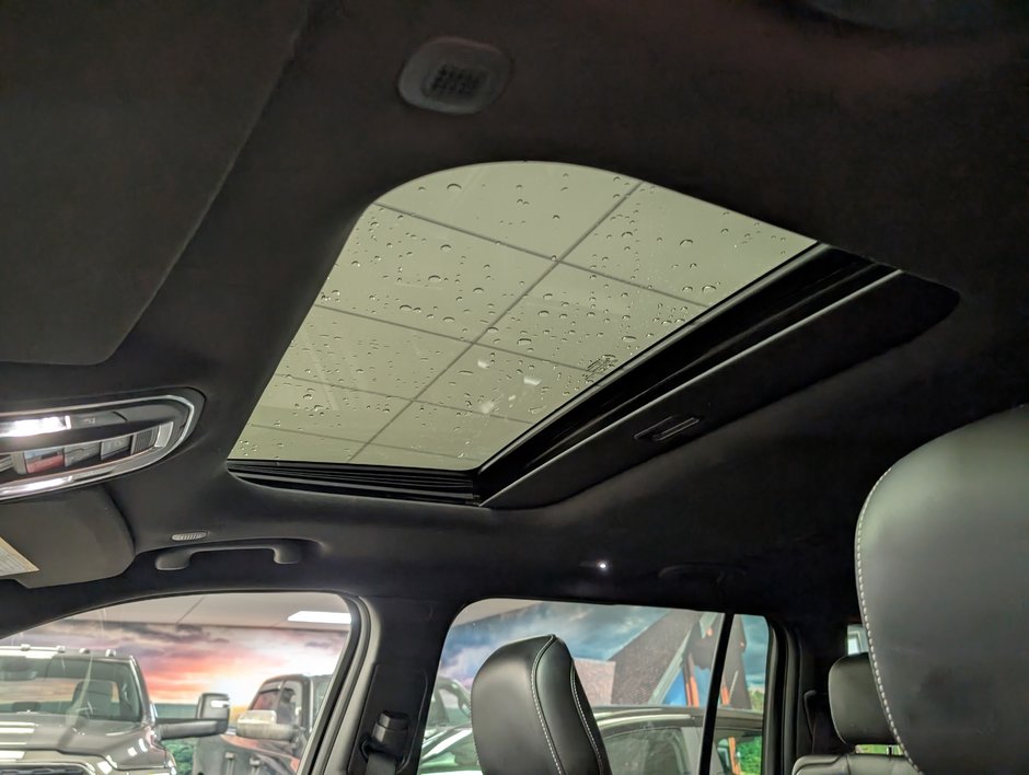 2022 Jeep GRAND CHEROKEE L LAREDO Altitude