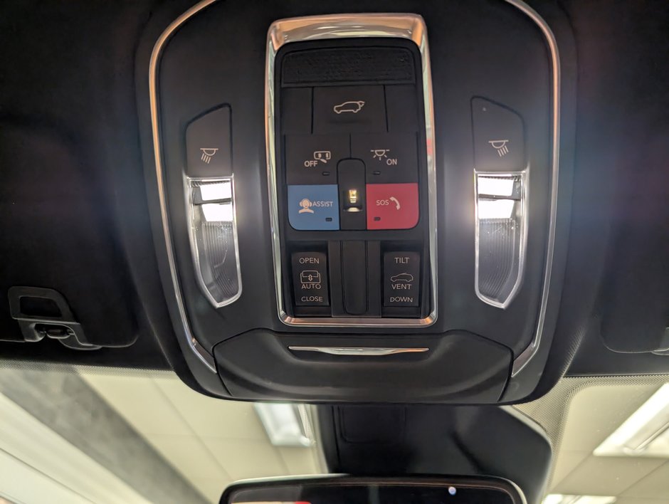 2022 Jeep GRAND CHEROKEE L LAREDO Altitude