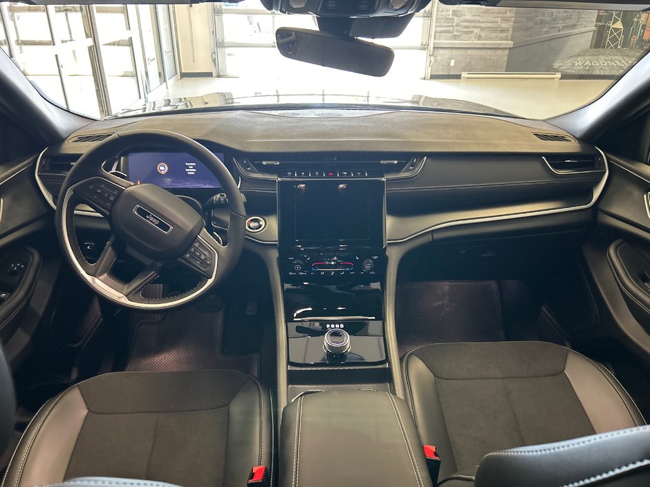 Jeep Grand Cherokee L ALTITUDE 2025