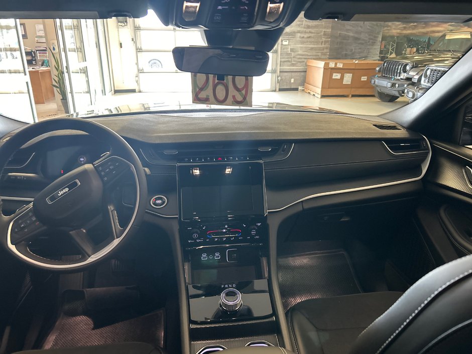 2025 Jeep Grand Cherokee L ALTITUDE