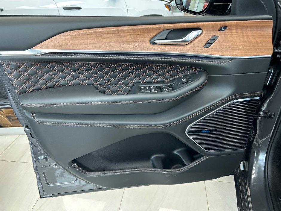 Jeep Grand Cherokee L SUMMIT RESERVE 2025