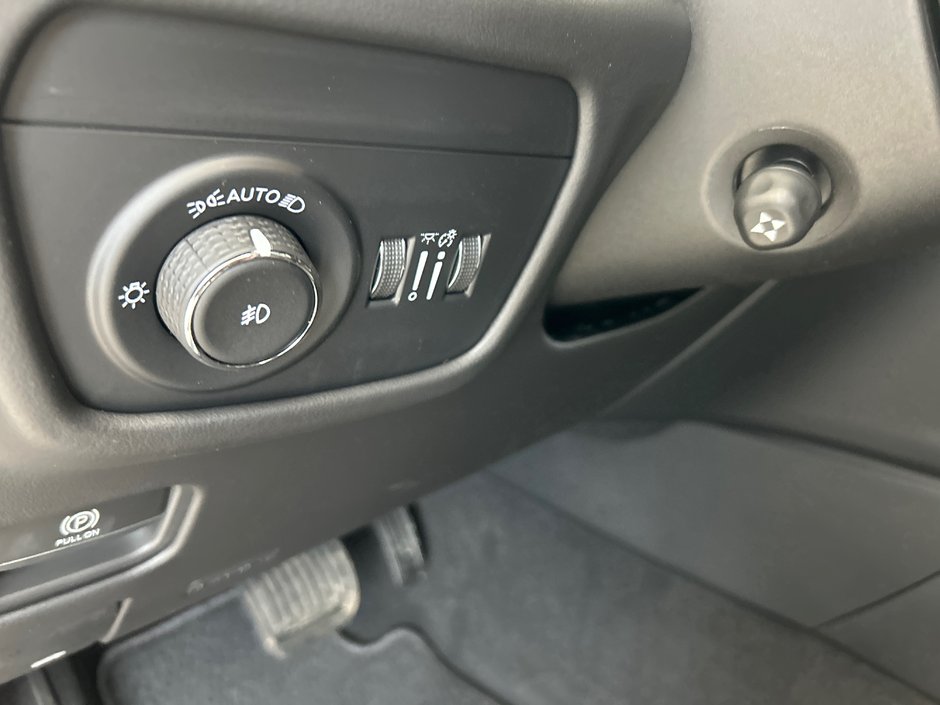 Jeep Grand Cherokee L SUMMIT RESERVE 2025