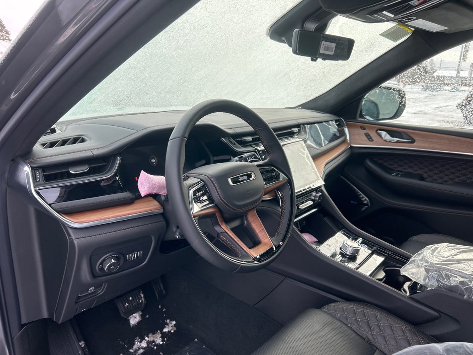 Jeep Grand Cherokee L SUMMIT RESERVE 2025