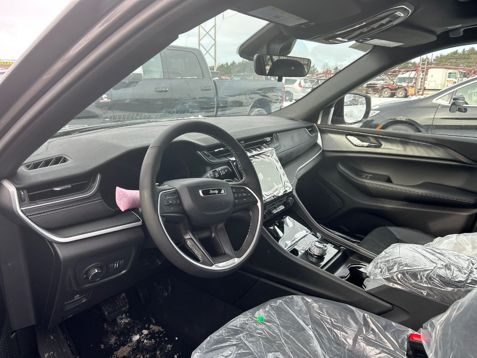 Jeep Grand Cherokee L ALTITUDE 2025