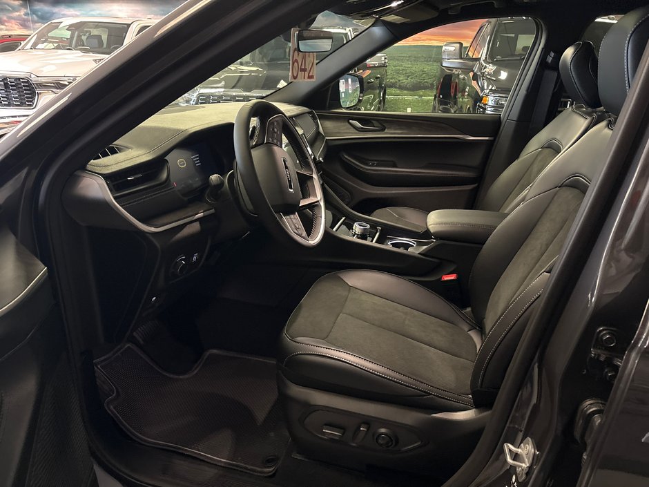 2026 Jeep Grand Cherokee L ALTITUDE